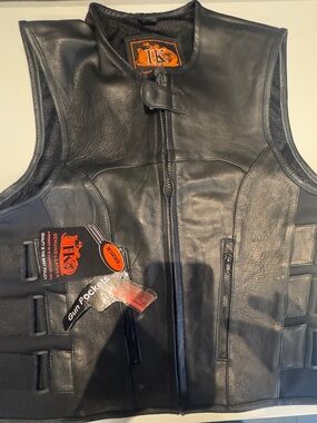 Black Men's Leather Vest with Gun Pockets